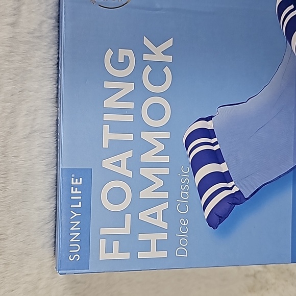 Sunnylife Floating Blue Hammock 45.5" x 28" - Picture 2 of 6